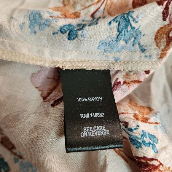 Torrid Women's Tan Floral Challis Button Front Top Blouse Size 5X Dolman Sleeve - Picture 6 of 9